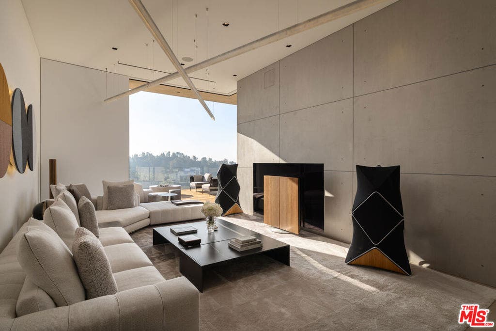 10733 Stradella Court, Los Angeles, CA 90077 10733 Stradella Court, Los Angeles, CA 90077