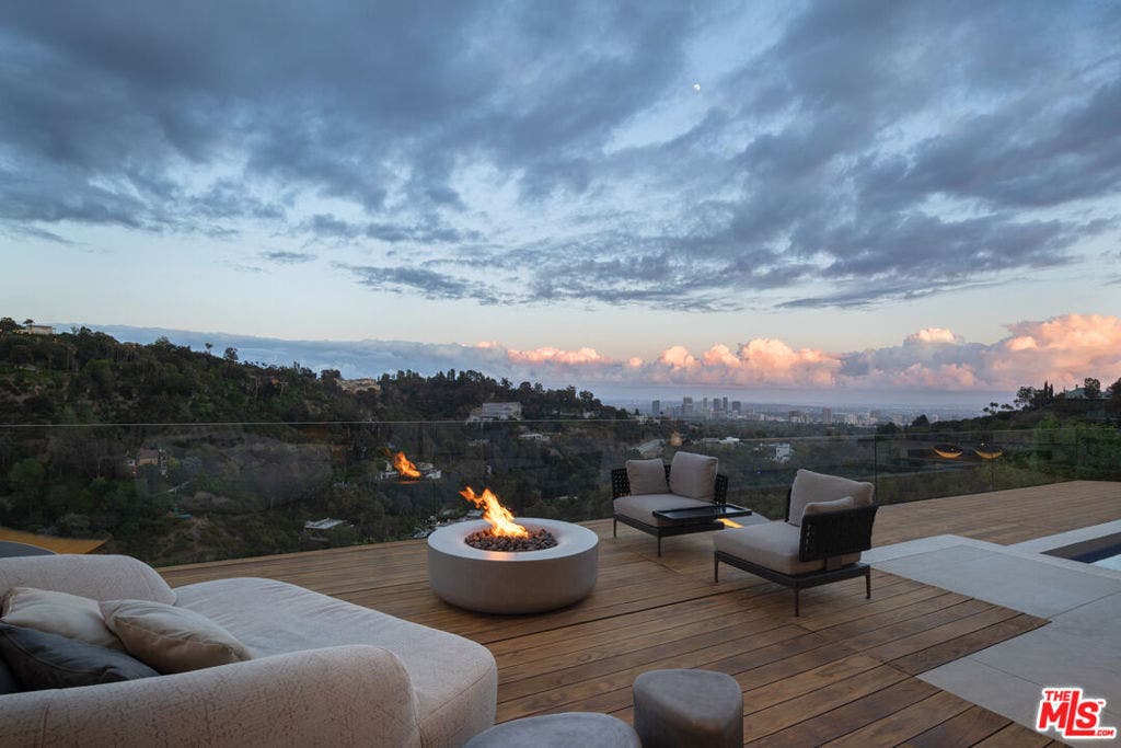 10733 Stradella Court, Los Angeles, CA 90077 10733 Stradella Court, Los Angeles, CA 90077