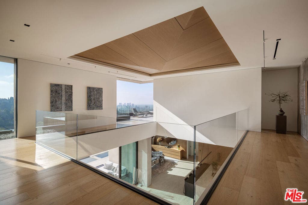 10733 Stradella Court, Los Angeles, CA 90077 10733 Stradella Court, Los Angeles, CA 90077