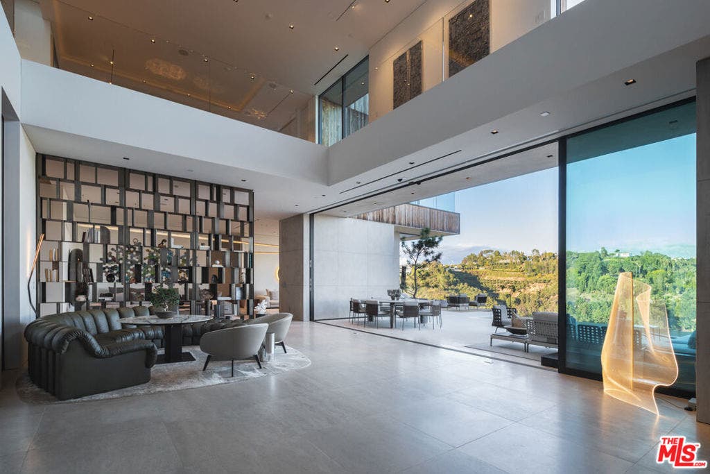 10733 Stradella Court, Los Angeles, CA 90077 10733 Stradella Court, Los Angeles, CA 90077