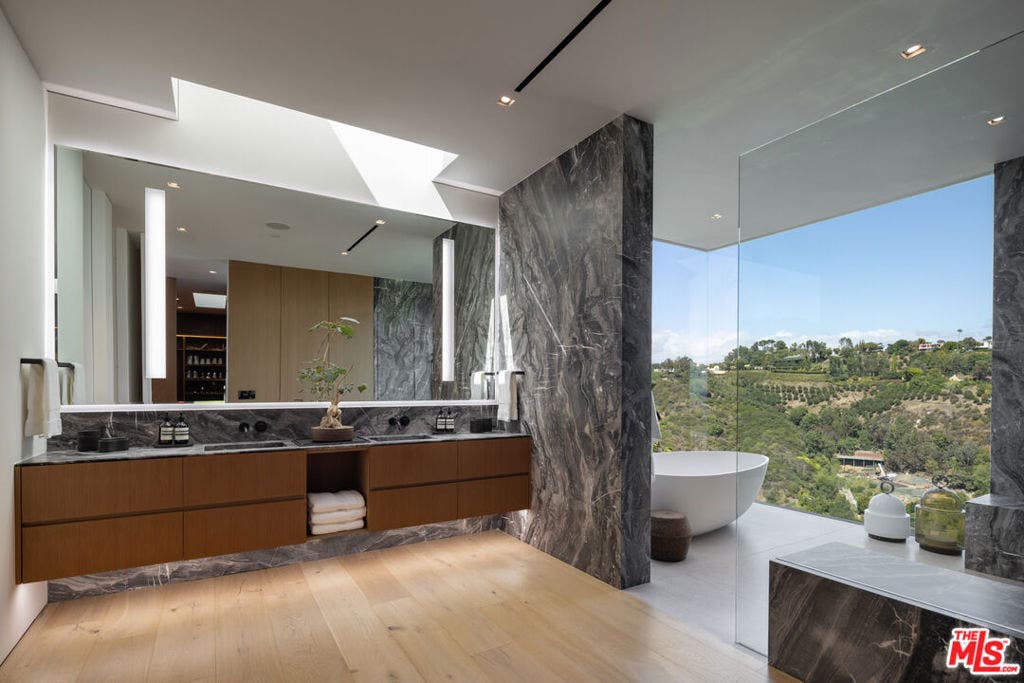 10733 Stradella Court, Los Angeles, CA 90077 10733 Stradella Court, Los Angeles, CA 90077