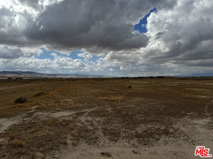 Property photo for 75 W St Street, #NEWGROVE, Lancaster, CA