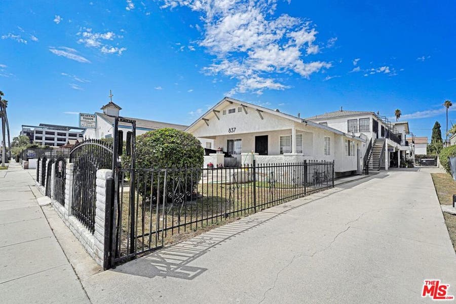 Property photo for 837 W 85th Street, Los Angeles, CA