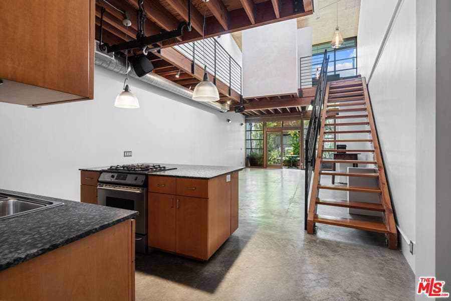 Property photo for 1130 5th Avenue, Venice, CA