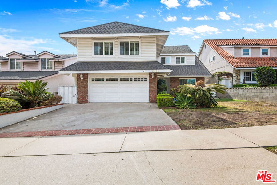 Property photo for 19429 Broadacres Avenue, Carson, CA