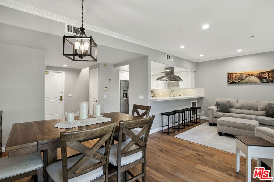 Property photo for 1426 N Laurel Avenue, #110, West Hollywood, CA