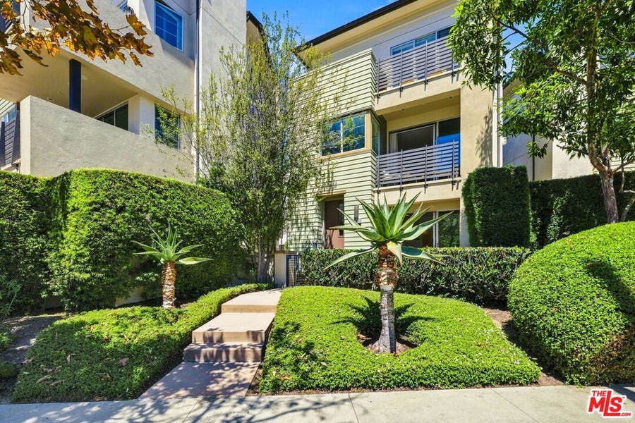 Property photo for 12876 S Seaglass Circle, Los Angeles, CA
