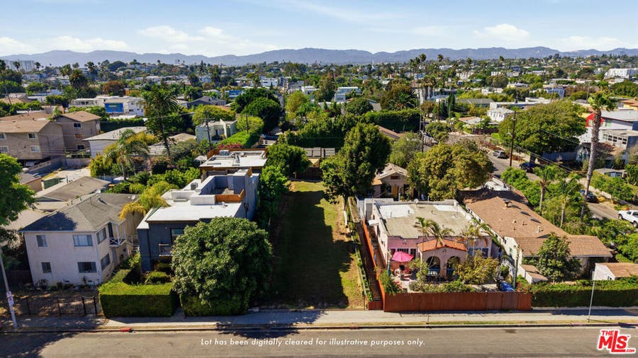 Property photo for 563 Brooks Avenue, Venice, CA