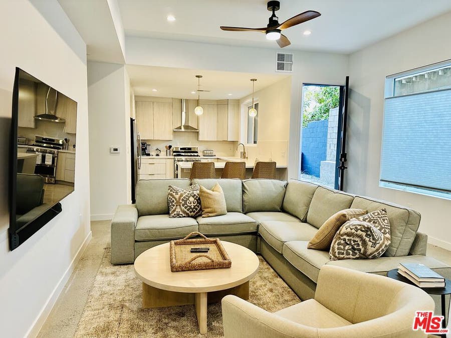 Property photo for 948 E 67th Street, #B, Inglewood, CA