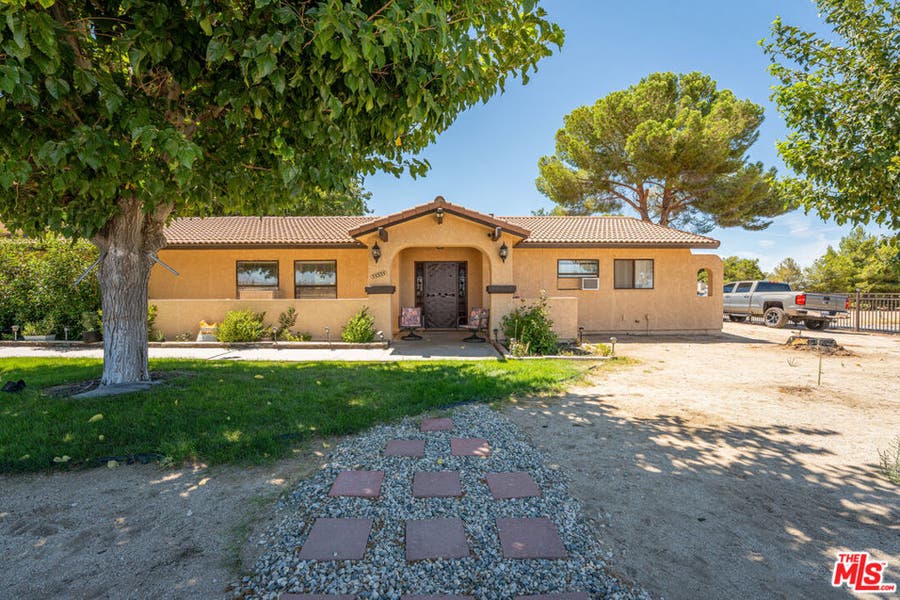 Property photo for 35335 89th Street, Littlerock, CA
