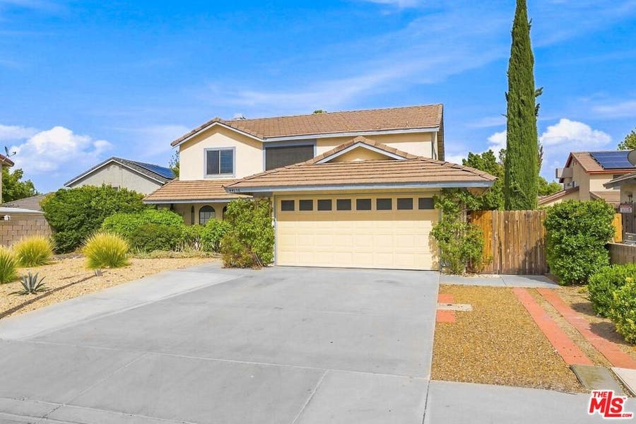 Property photo for 44138 Ruthron Avenue, Lancaster, CA