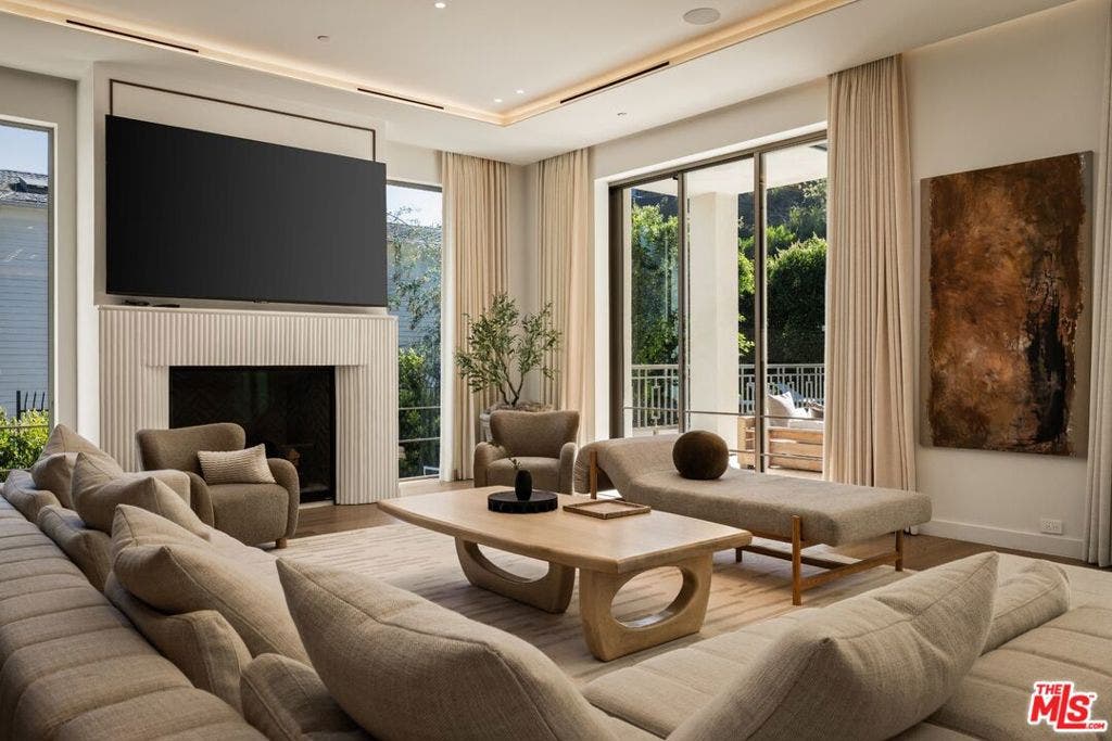 1395 N Doheny Drive, Los Angeles, CA 90069