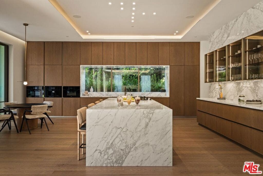 1395 N Doheny Drive, Los Angeles, CA 90069