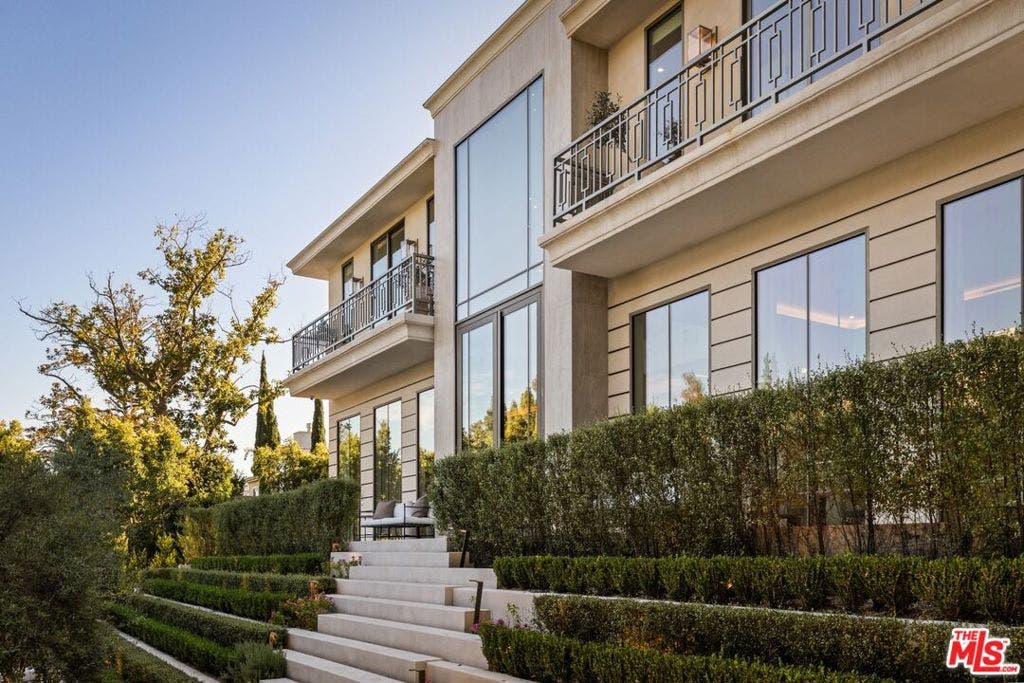 1395 N Doheny Drive, Los Angeles, CA 90069