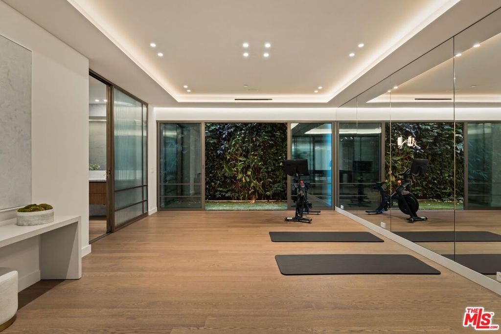 1395 N Doheny Drive, Los Angeles, CA 90069