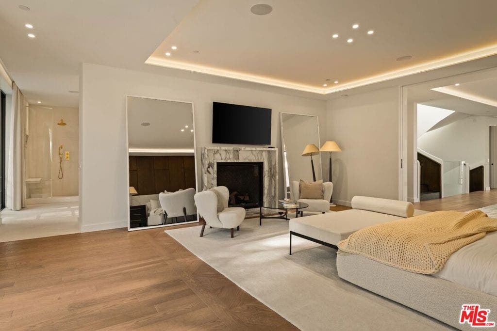 1395 N Doheny Drive, Los Angeles, CA 90069