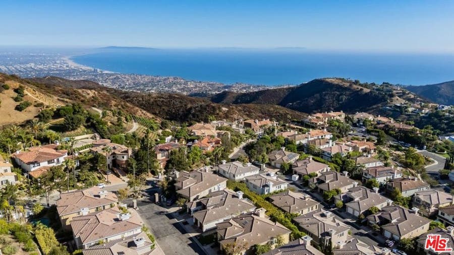 Property photo for 16610 Calle Brittany, Pacific Palisades, CA