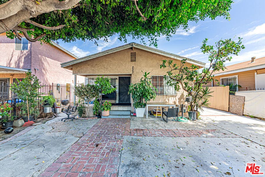 Property photo for 223 E 55th Street, Los Angeles, CA
