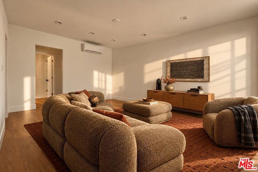 Property photo for 420 S Sepulveda Boulevard, #3, Los Angeles, CA