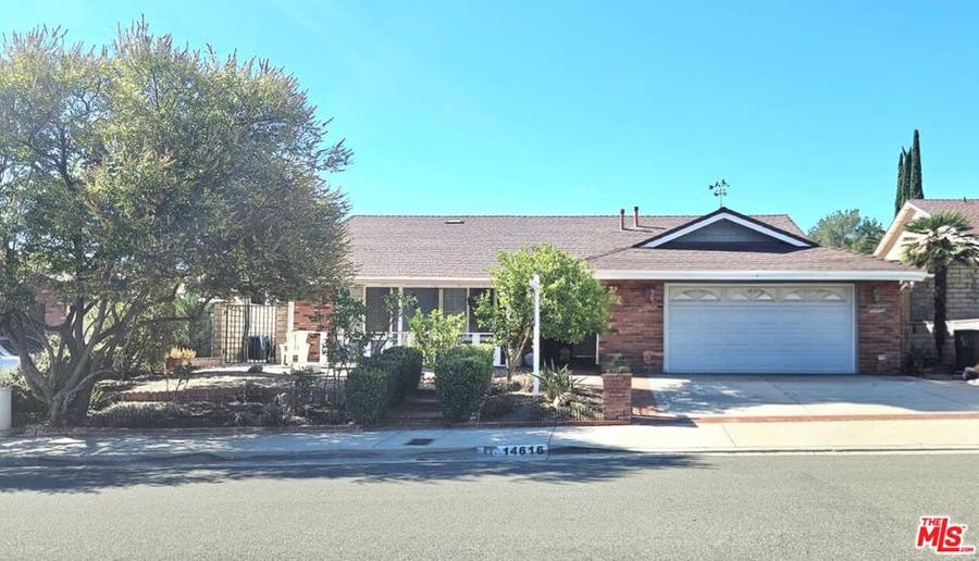 Property photo for 14616 Daisy Meadow Street, Santa Clarita, CA