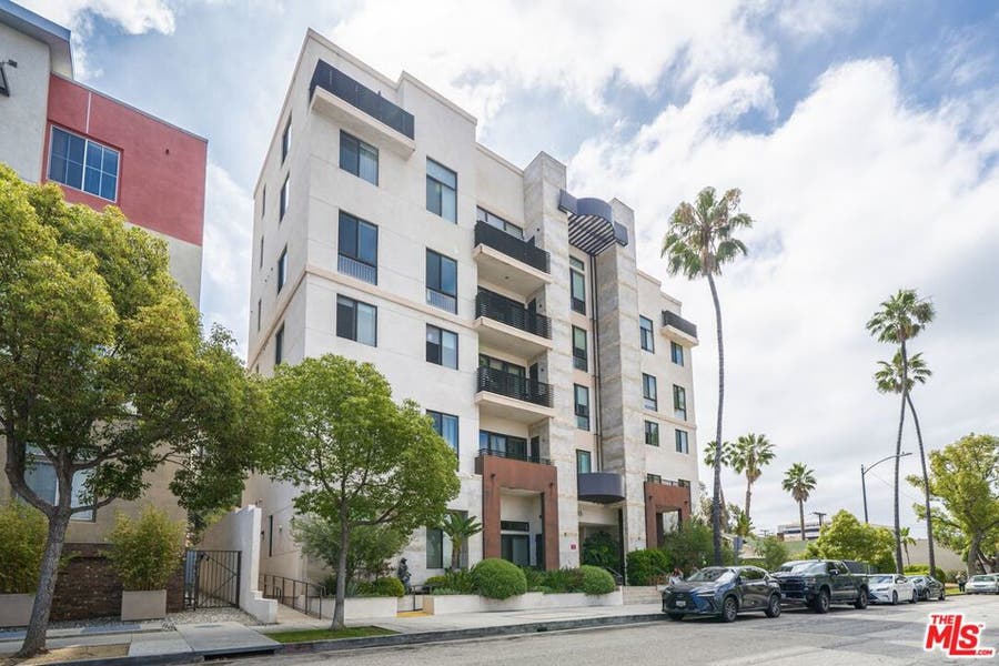 Property photo for 118 S Kenwood Street, #105, Glendale, CA