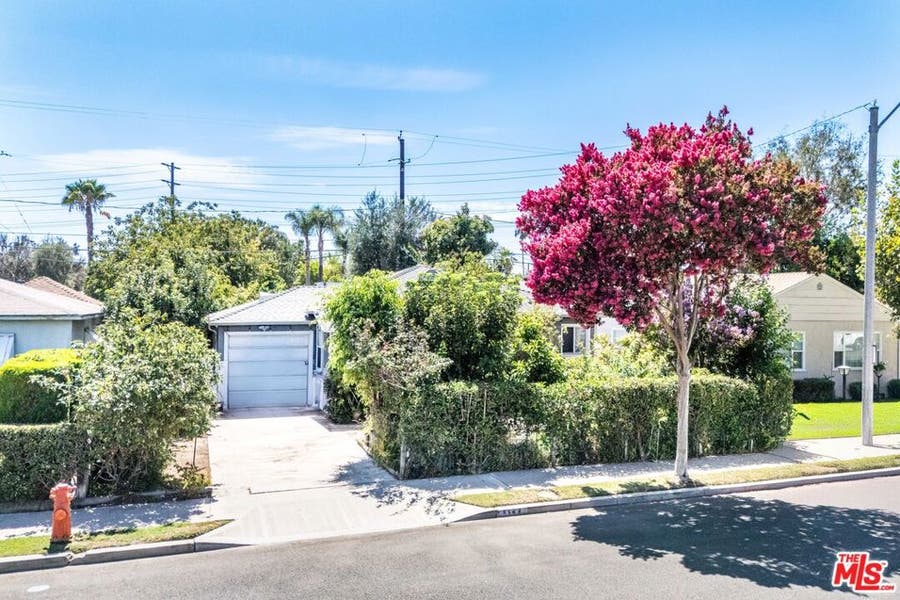 Property photo for 1337 N Whitnall Highway, Burbank, CA