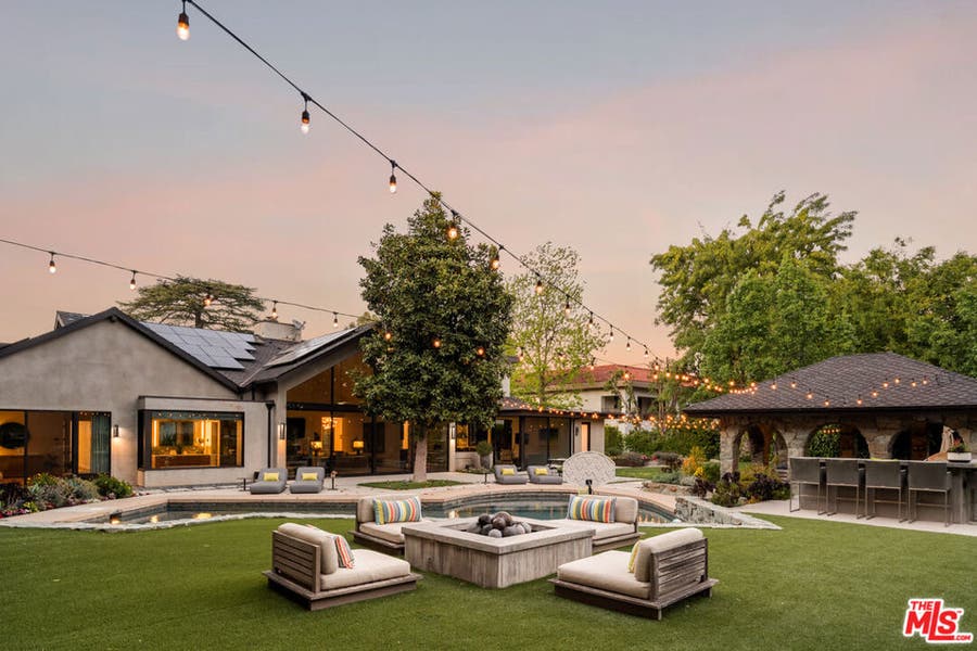 Property photo for 17352 MAGNOLIA Boulevard, Encino, CA