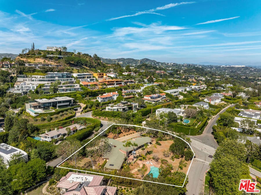 Property photo for 1601 Capri Drive, Pacific Palisades, CA