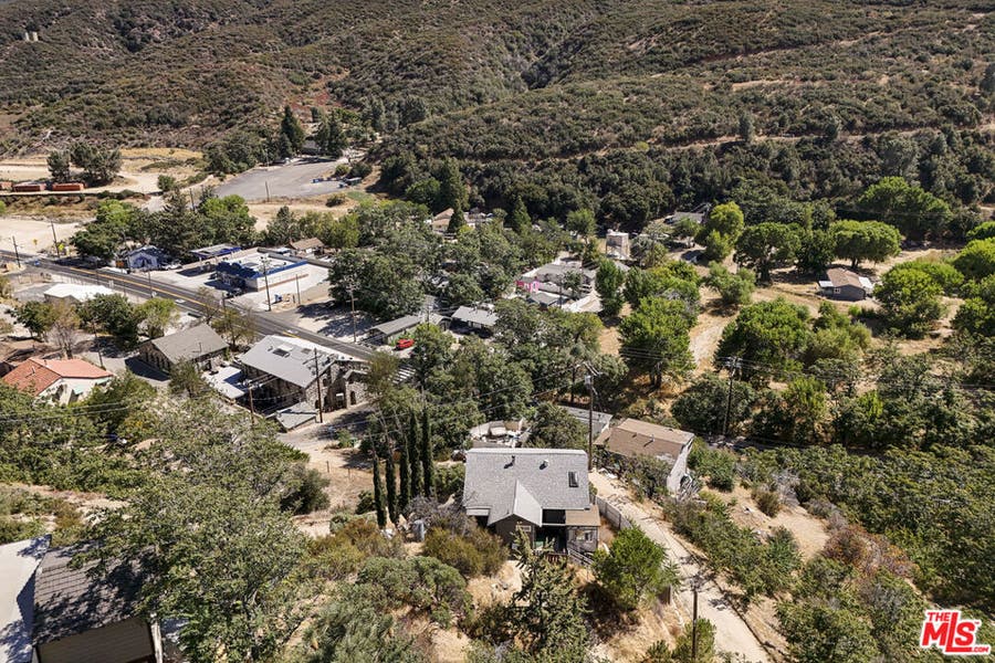 Property photo for 17565 Lone Pine Trail, Lake Hughes, CA
