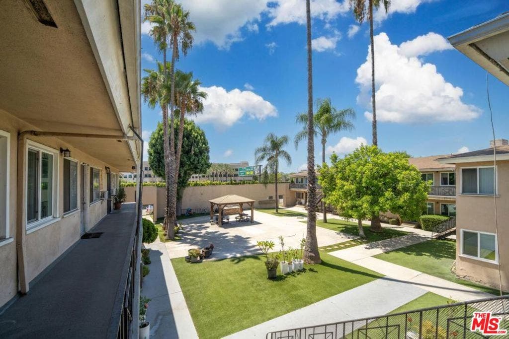 1127 E Garvey Avenue, West Covina, CA 91790 1127 E Garvey Avenue, West Covina, CA 91790