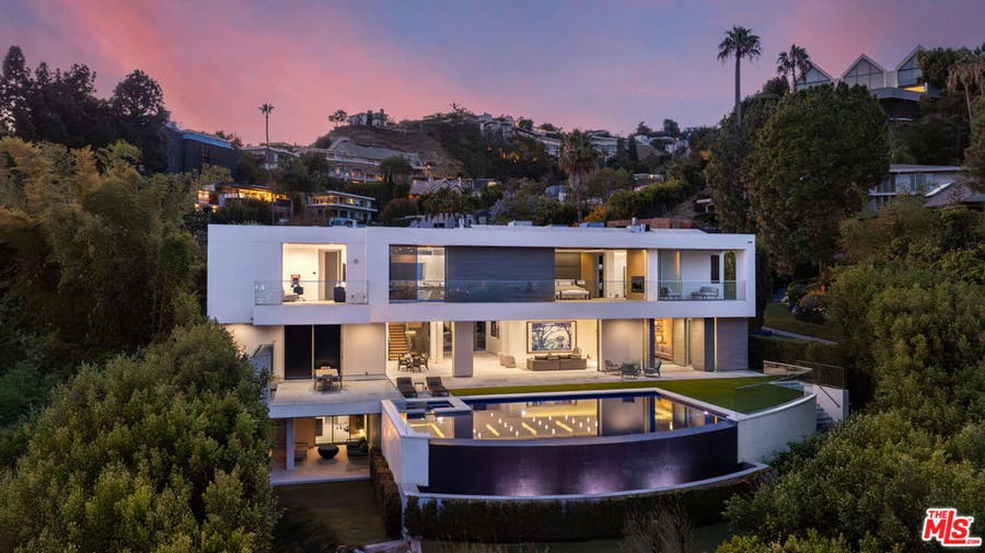 Property photo for 1401 Londonderry Place, Los Angeles, CA