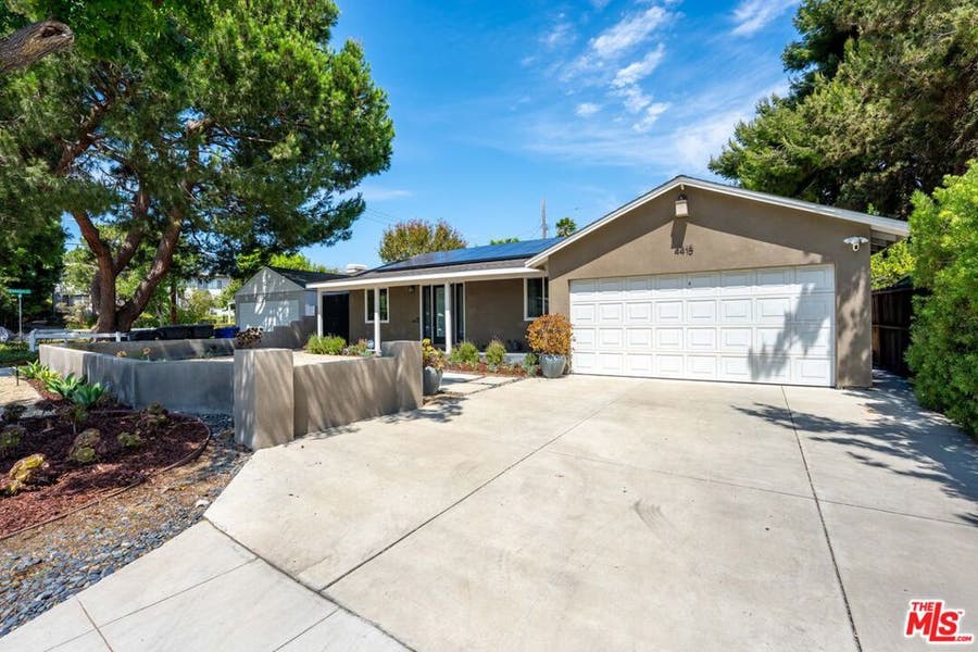 Property photo for 4415 W Woodland Avenue, Burbank, CA