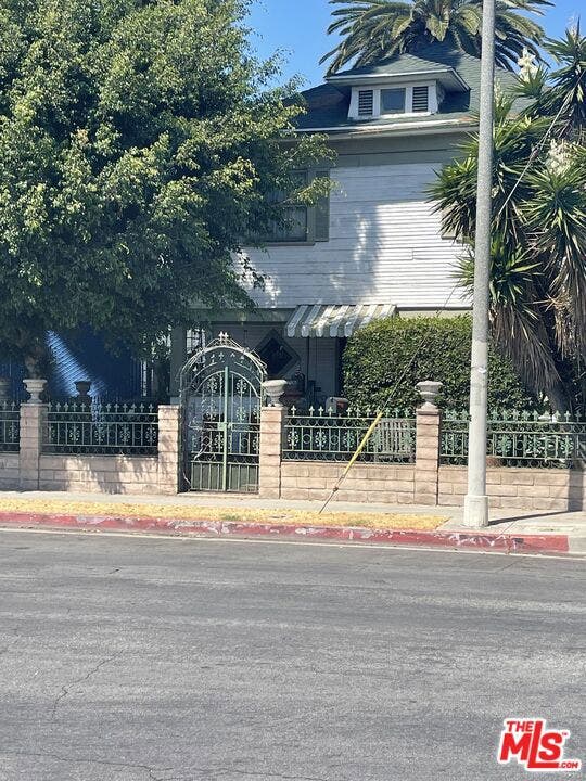 Property photo for 1125 W 22nd Street, Los Angeles, CA
