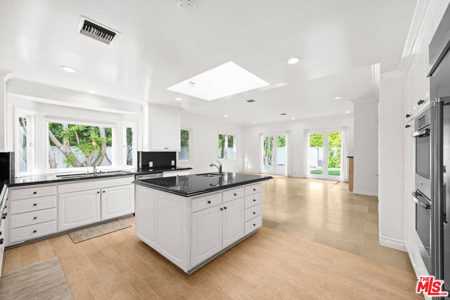Property photo for 225 S Palm Drive, Beverly Hills, CA