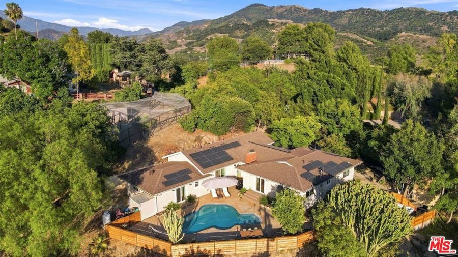 Property photo for 107 Alto Drive, Oak View, CA
