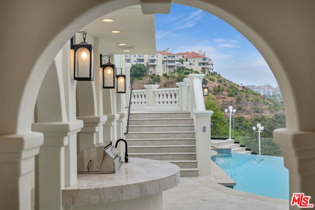 8 Saint Tropez, Laguna Niguel, CA 92677 8 Saint Tropez, Laguna Niguel, CA 92677