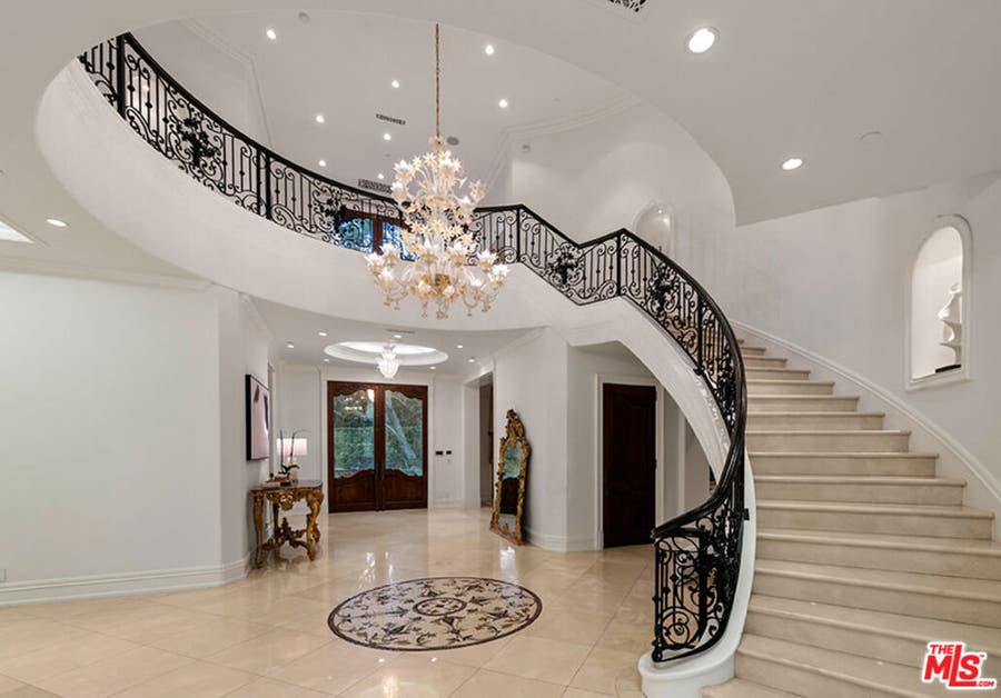 Property photo for 1021 N Crescent Drive, Beverly Hills, CA