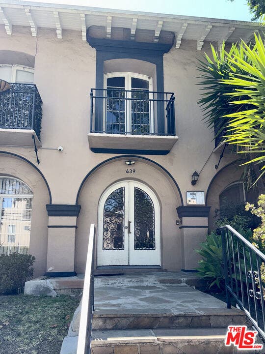 Property photo for 439 N Van Ness Avenue, #1, Los Angeles, CA