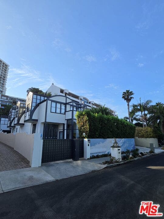 Property photo for 138 MABERY Road, Santa Monica, CA