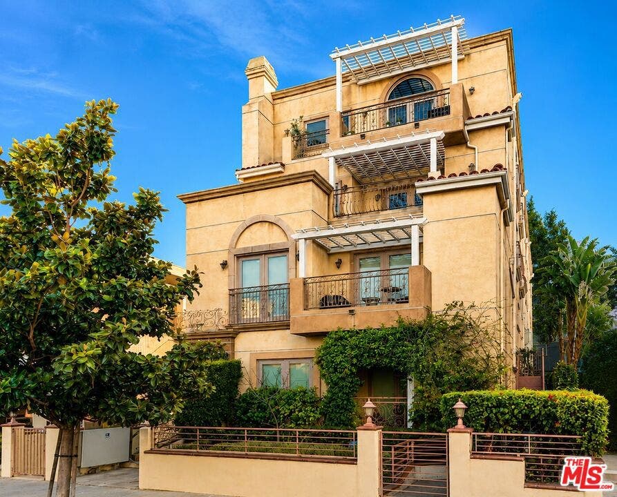 Property photo for 927 S Wooster Street, #2, Los Angeles, CA