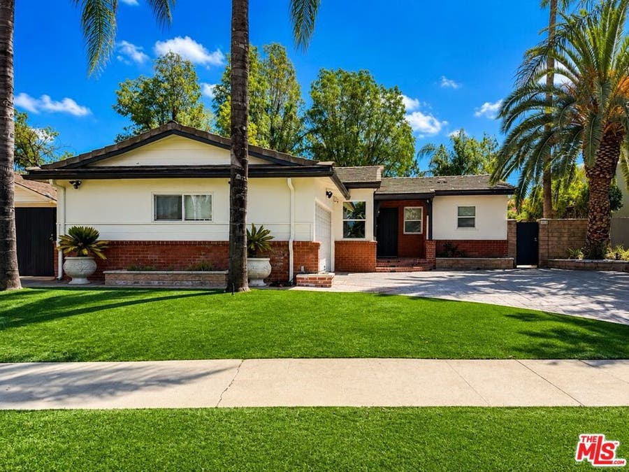 Property photo for 5406 Garden Grove Avenue, Tarzana, CA