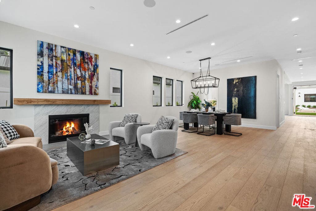4475 Mammoth Avenue, Sherman Oaks, CA 91423 4475 Mammoth Avenue, Sherman Oaks, CA 91423