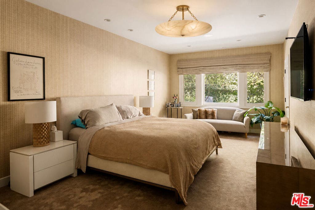 9910 Tower Lane, Los Angeles, CA 90210 9910 Tower Lane, Los Angeles, CA 90210