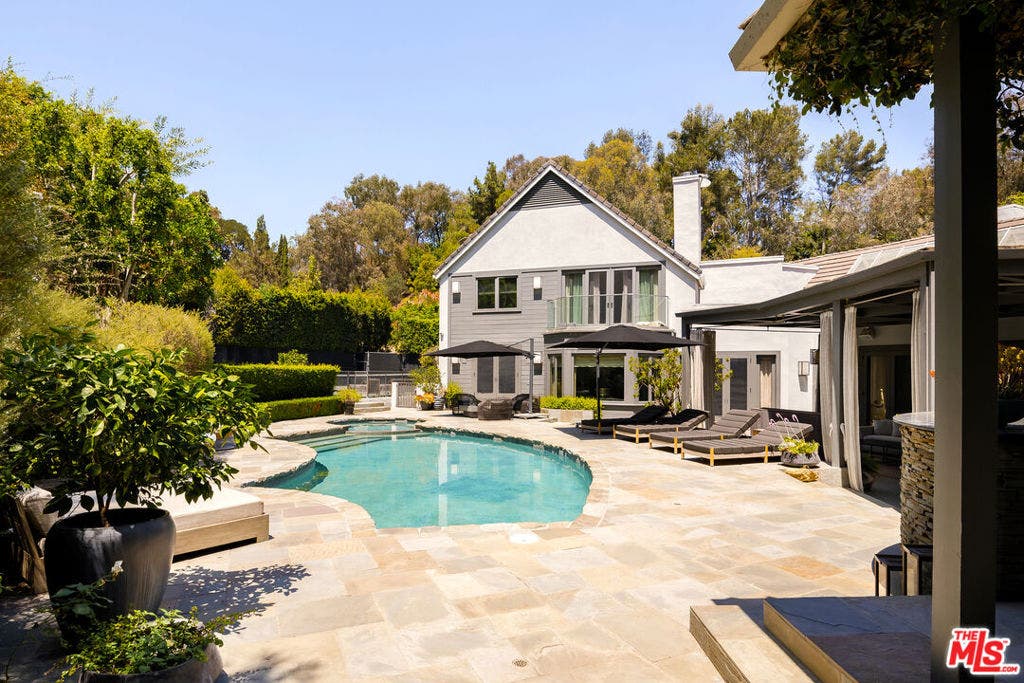 9910 Tower Lane, Los Angeles, CA 90210 9910 Tower Lane, Los Angeles, CA 90210