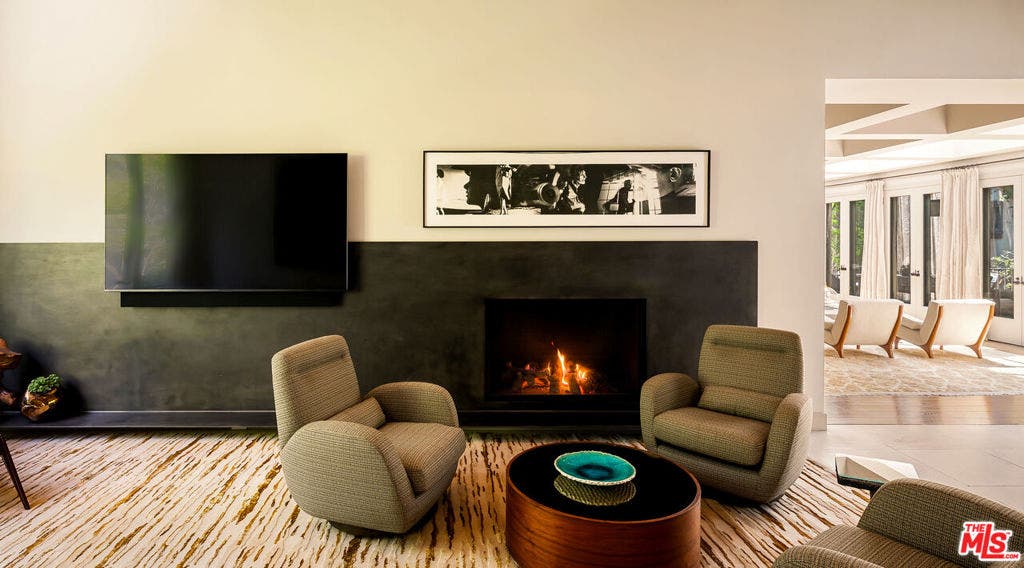 9910 Tower Lane, Los Angeles, CA 90210 9910 Tower Lane, Los Angeles, CA 90210