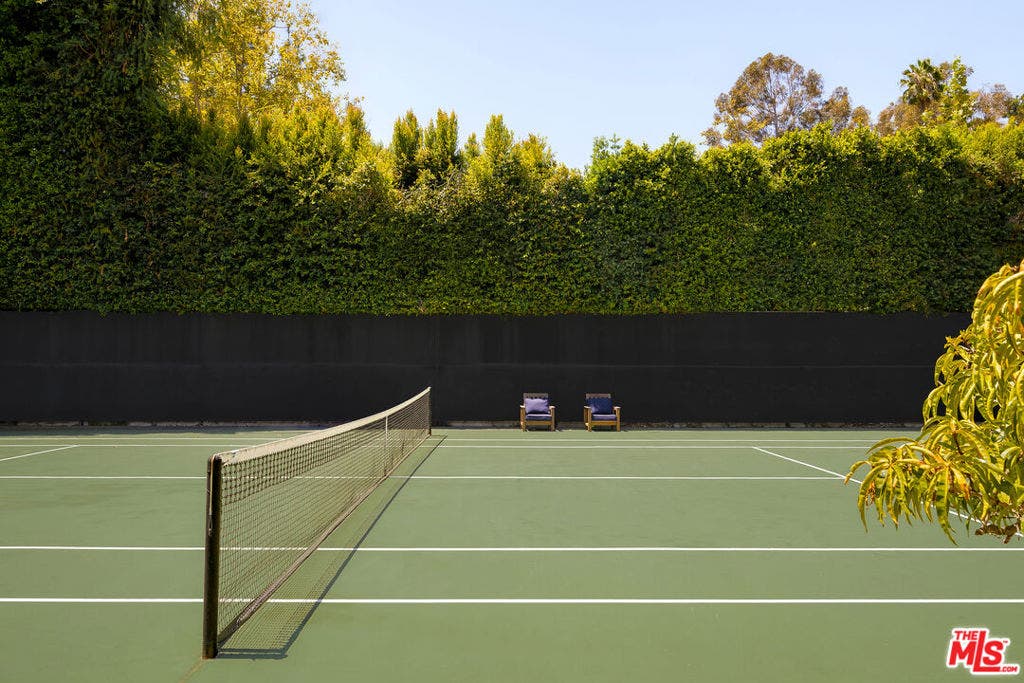 9910 Tower Lane, Los Angeles, CA 90210 9910 Tower Lane, Los Angeles, CA 90210