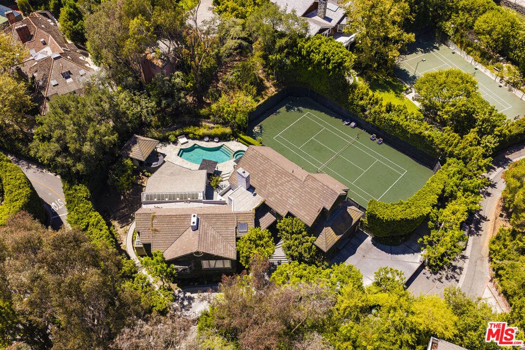 9910 Tower Lane, Los Angeles, CA 90210 9910 Tower Lane, Los Angeles, CA 90210