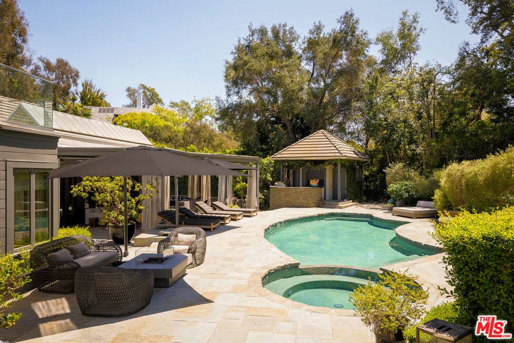 9910 Tower Lane, Los Angeles, CA 90210 9910 Tower Lane, Los Angeles, CA 90210