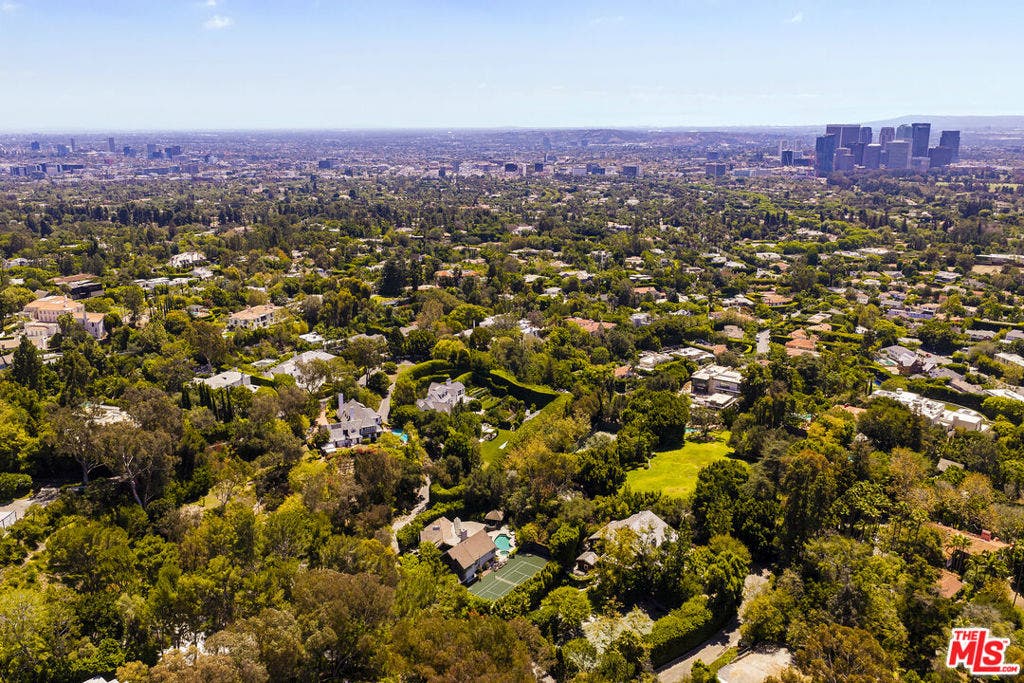 9910 Tower Lane, Los Angeles, CA 90210 9910 Tower Lane, Los Angeles, CA 90210