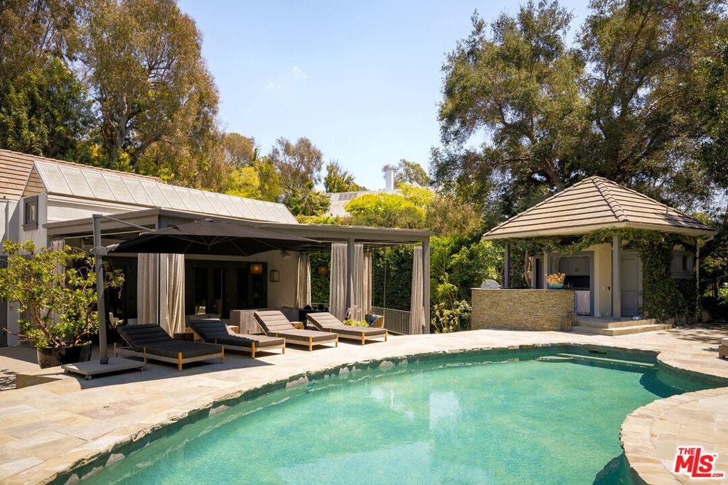 9910 Tower Lane, Los Angeles, CA 90210 9910 Tower Lane, Los Angeles, CA 90210